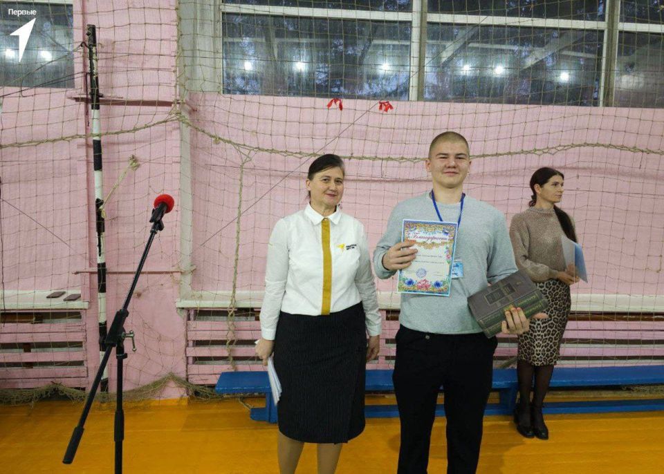 Активисту Движения Первых передали призы за участие в конкурсе Активисту Движения Первых передали призы за участие в конкурсе