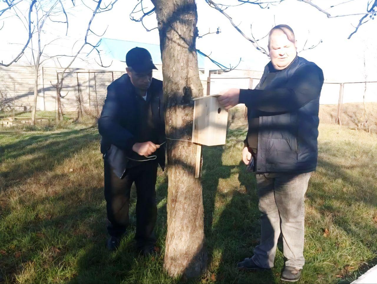 Юные экологи Херсонской области подарили птицам новые дома Юные экологи Херсонской области подарили птицам новые дома