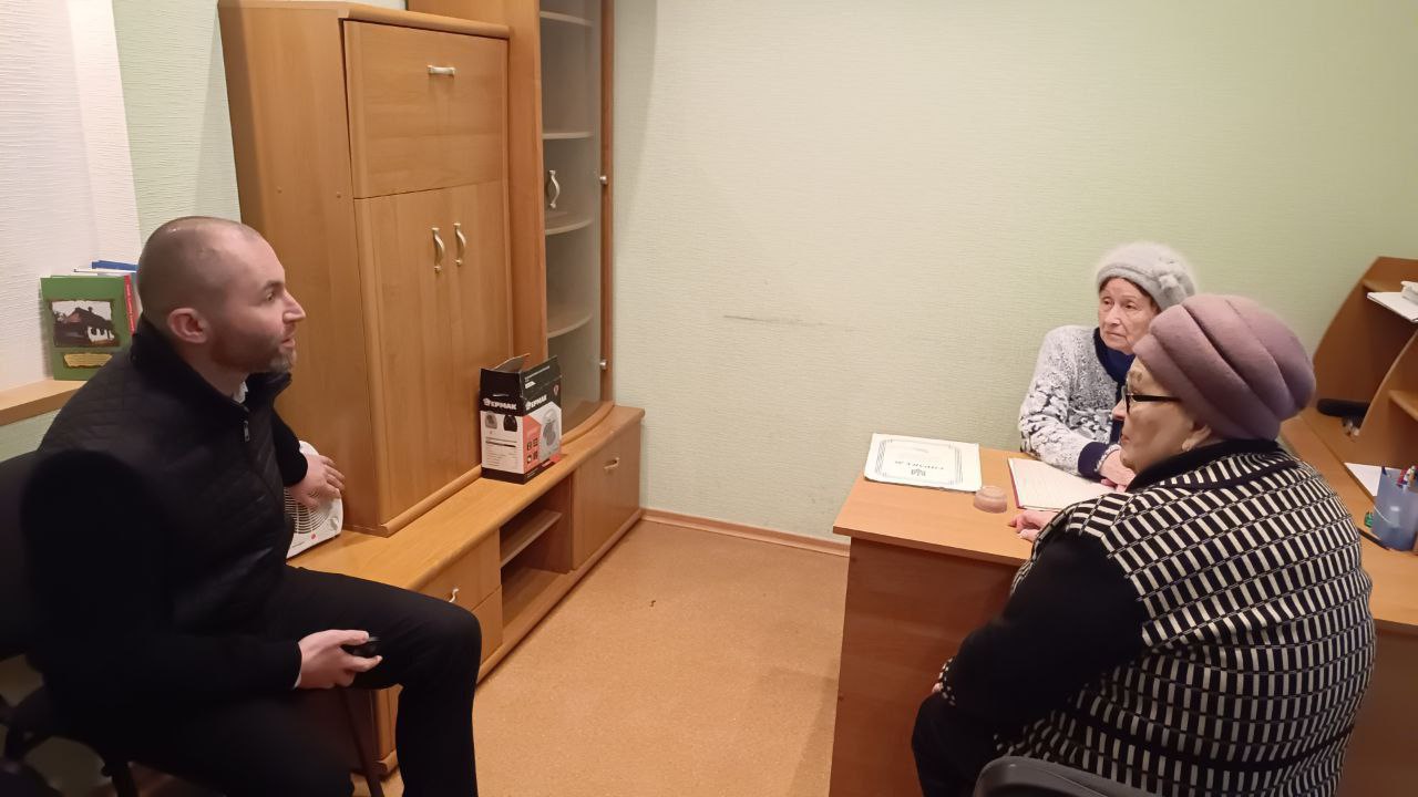 Павел Филипчук: Посетил центр выдачи гуманитарной помощи в Каховке Павел Филипчук: Посетил центр выдачи гуманитарной помощи в Каховке