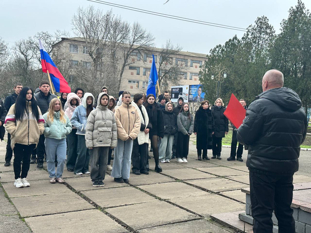 Возложение цветов ко Дню Героев Отечества в Ивановке Возложение цветов ко Дню Героев Отечества в Ивановке