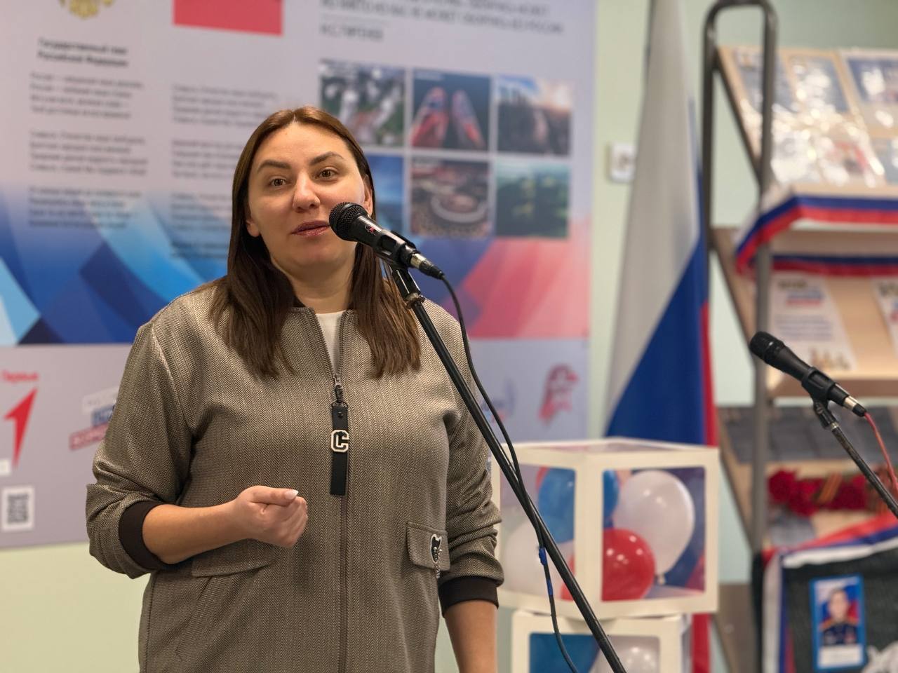 В Новотроицкой школе №1 открыли «Парту Героя» В Новотроицкой школе №1 открыли «Парту Героя»