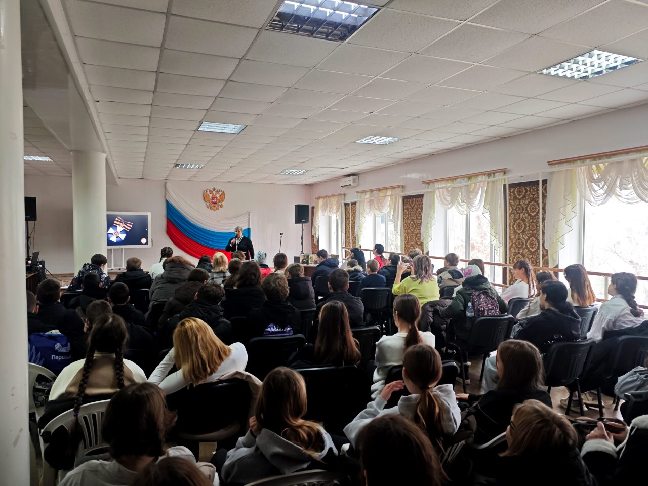 В Новотроицком муниципальном округе прошел час памяти ко Дню Героев Отечества В Новотроицком муниципальном округе прошел час памяти ко Дню Героев Отечества