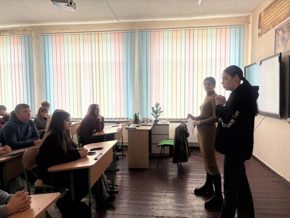 Память Героев Отечества в Бехтерской школе: урок мужества для молодёжи Память Героев Отечества в Бехтерской школе: урок мужества для молодёжи