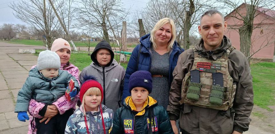 Школьники села Красный Подол поздравили участников СВО с Днем Героев Отечества