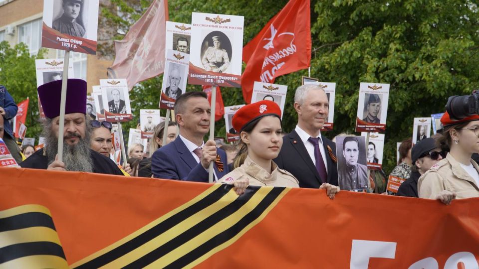 С Днём Героев Отечества!. От ратных полей Древней Руси до огненных рубежей наших дней — Россия стоит благодаря силе духа своих защитников С Днём Героев Отечества!. От ратных полей Древней Руси до огненных рубежей наших дней — Россия стоит благодаря силе духа своих защитников