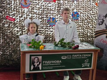 В Хлебодаровской школе Чаплинского округа «Парту Героя» посвятили ветерану Великой Отечественной войны и педагогу, отдавшей много лет этой образовательной организации, Клавдии Владимировне Годуновой