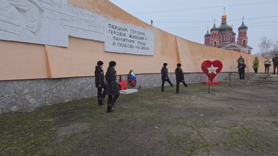 Рамиль Замалетдинов: В День Героя Отечества вместе с коллегами-депутатами областного парламента и представителями Правительства Херсонской области приняли участие в торжественном митинге в селе Геническая Горка у мемориала...