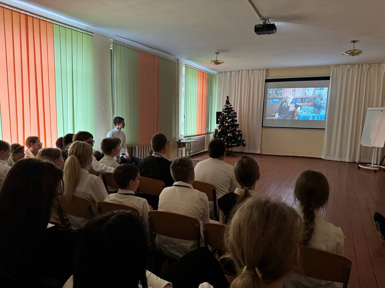 Александр Дудка: В Приморской школе прошёл кинопоказ ко Дню Героев Отечества Александр Дудка: В Приморской школе прошёл кинопоказ ко Дню Героев Отечества