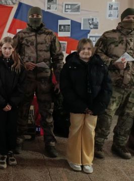 В селе Вольное состоялась патриотическая акция «Письмо солдату», в ходе которой дети писали письма с целью поддержать военнослужащих