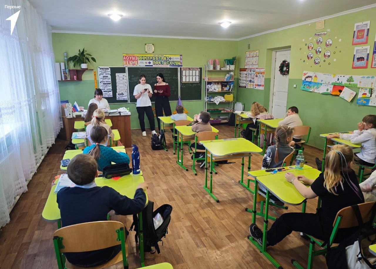 Первые Красненской школы рассказали младшеклассникам об их правах и обязанностях Первые Красненской школы рассказали младшеклассникам об их правах и обязанностях