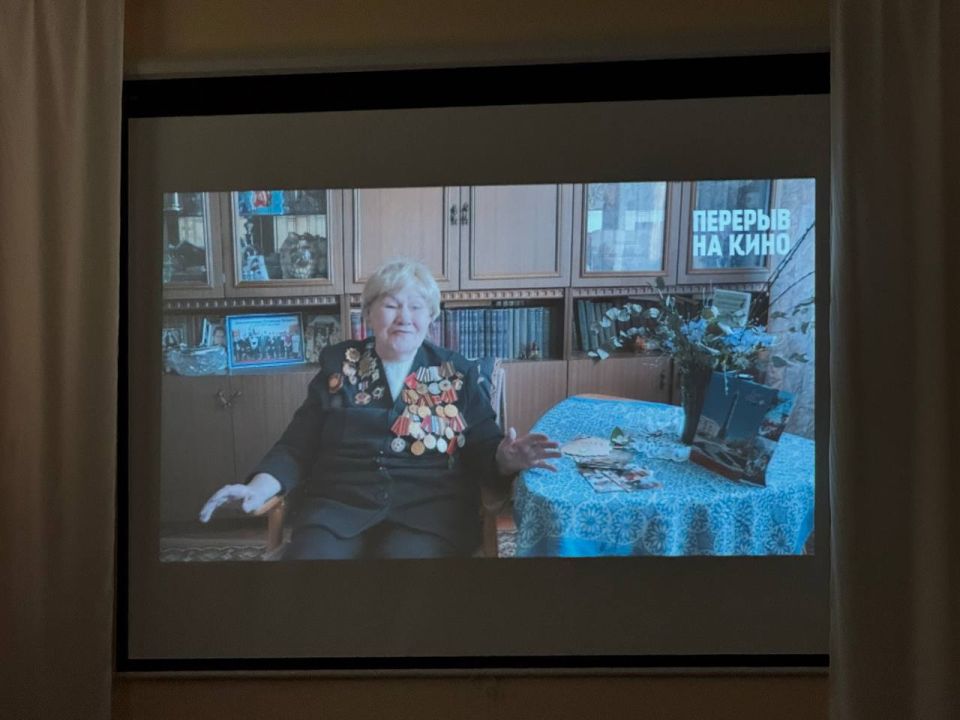 Александр Дудка: В Приморской школе прошёл кинопоказ ко Дню Героев Отечества Александр Дудка: В Приморской школе прошёл кинопоказ ко Дню Героев Отечества