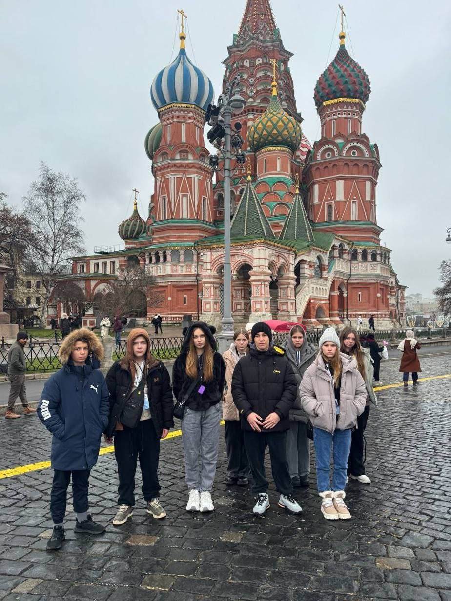 От Москвы до вотчины Деда Мороза: новогодняя сказка для молодёжи Голопристанского округа От Москвы до вотчины Деда Мороза: новогодняя сказка для молодёжи Голопристанского округа