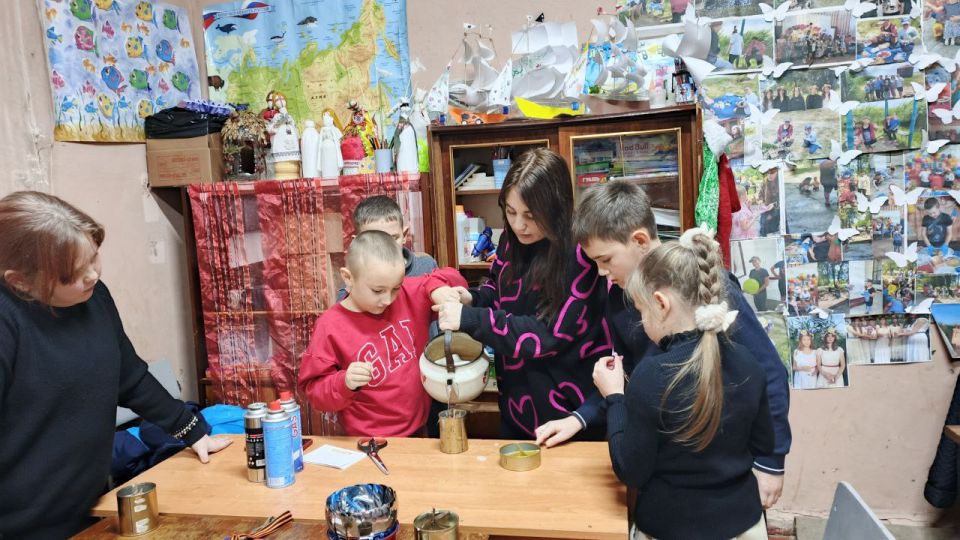 Забота руками детей: в селе Семихатка прошел патриотический мастер-класс Забота руками детей: в селе Семихатка прошел патриотический мастер-класс