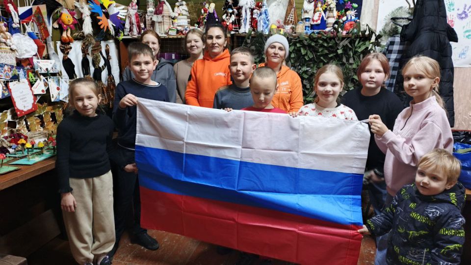 Забота руками детей: в селе Семихатка прошел патриотический мастер-класс Забота руками детей: в селе Семихатка прошел патриотический мастер-класс