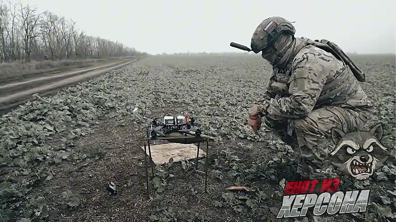 Енот из Херсона: Операторы ударных БпЛА группировки войск «Днепр» уничтожили пункты временной дислокации и тяжелые грузовые коптеры ВСУ в районе г. Орехов и Степногорск Запорожской области