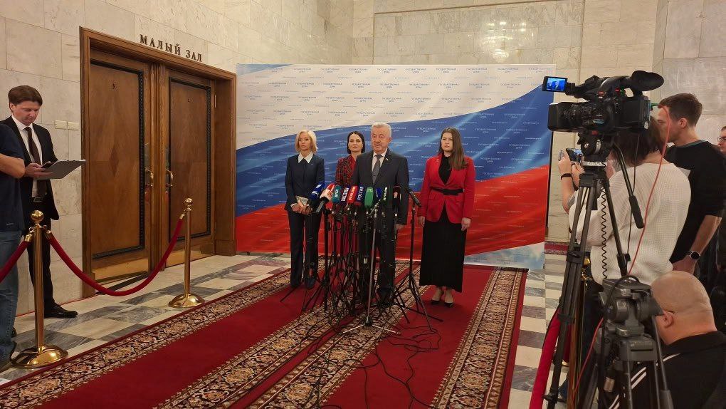 Виктор Водолацкий: Сегодня, во время пресс-подхода депутатов фракции "Единая Россия", поздравил 6-ю Гвардейскую казачью бригаду имени Матвея Платова с освобождением города Северска Виктор Водолацкий: Сегодня, во время пресс-подхода депутатов фракции "Единая Россия", поздравил 6-ю Гвардейскую казачью бригаду имени Матвея Платова с освобождением города Северска