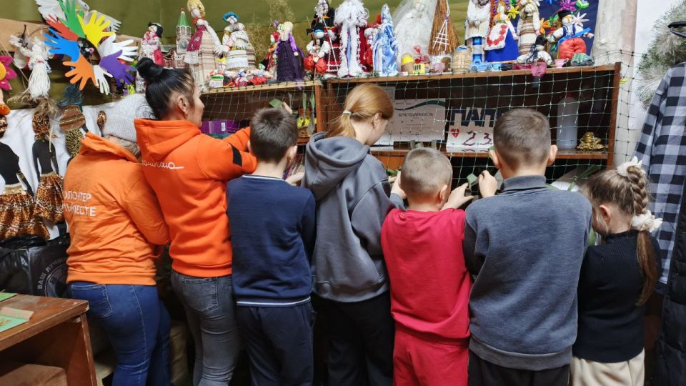 Забота руками детей: в селе Семихатка прошел патриотический мастер-класс Забота руками детей: в селе Семихатка прошел патриотический мастер-класс