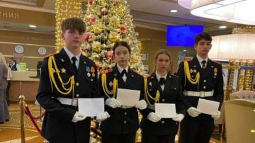 Кадеты из Скадовска приняли участие в юбилейном Кадетском балу в Москве