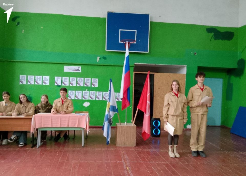 Первые Горьковской школы приняли участие в военно-патриотической игре «Наследники Победы» Первые Горьковской школы приняли участие в военно-патриотической игре «Наследники Победы»