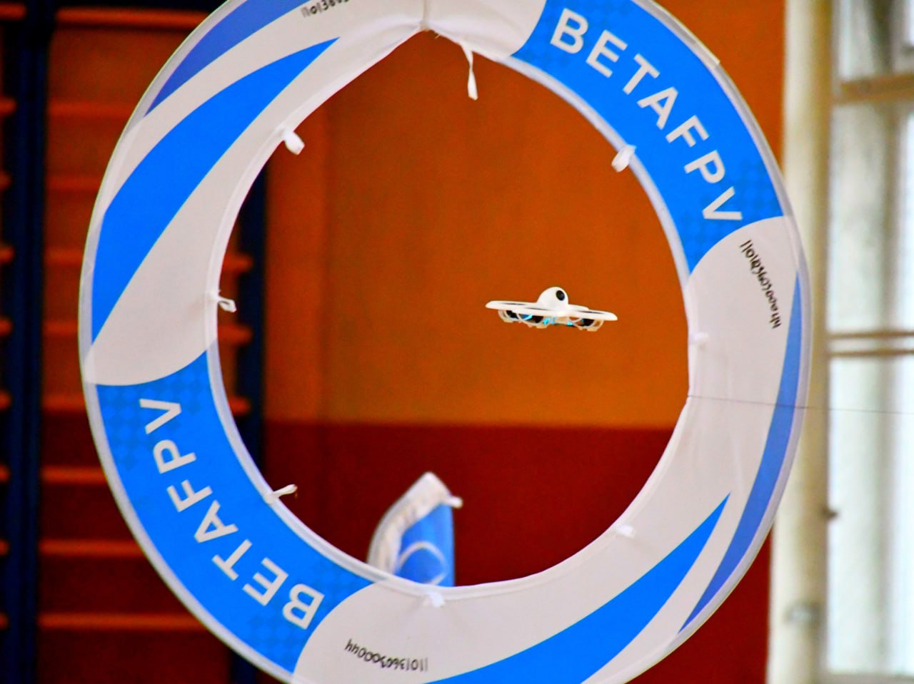 Скорость, точность, выбор: школьники Скадовска провели гонки дронов ко Дню Героев Отечества Скорость, точность, выбор: школьники Скадовска провели гонки дронов ко Дню Героев Отечества