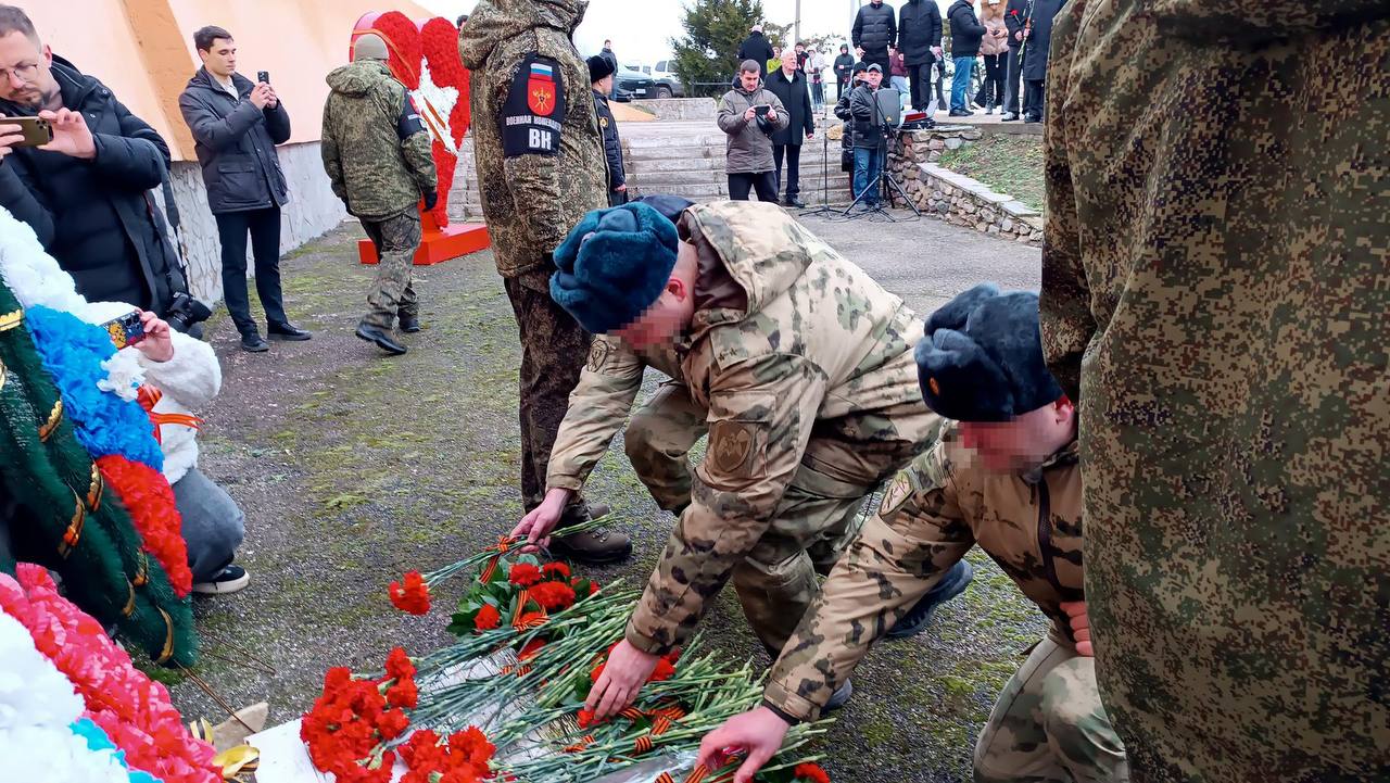 В Херсонской области росгвардейцы приняли участие в торжественном митинге, посвященном Дню Героев Отечества В Херсонской области росгвардейцы приняли участие в торжественном митинге, посвященном Дню Героев Отечества