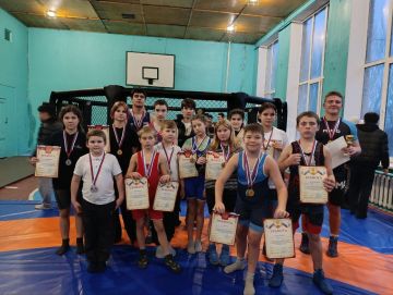 Юные борцы Новотроицкой спортивной школы блеснули на Первенстве Херсонской области