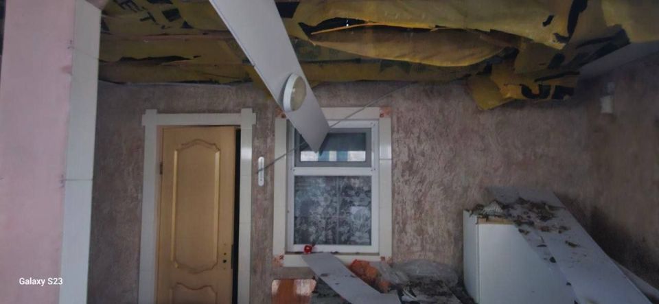 Коммунальные службы Геническа оперативно ликвидируют последствия атаки БПЛА Коммунальные службы Геническа оперативно ликвидируют последствия атаки БПЛА