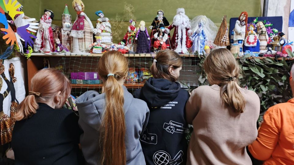 Забота руками детей: в селе Семихатка прошел патриотический мастер-класс Забота руками детей: в селе Семихатка прошел патриотический мастер-класс