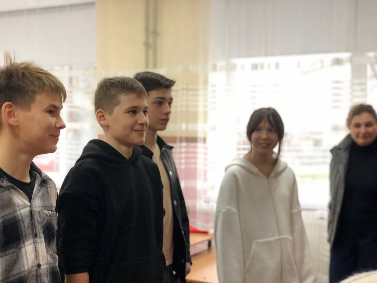 Тематический субботник "День помощи и улыбок" Тематический субботник "День помощи и улыбок"