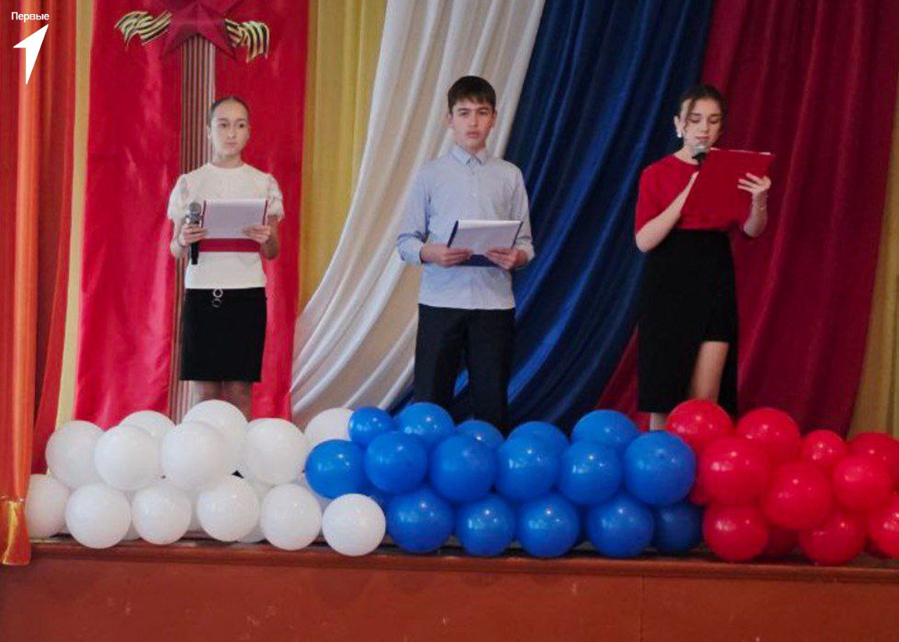 Первые Чаплинской школы № 2 приняли участие в отчетном концерте 2025 года Первые Чаплинской школы № 2 приняли участие в отчетном концерте 2025 года
