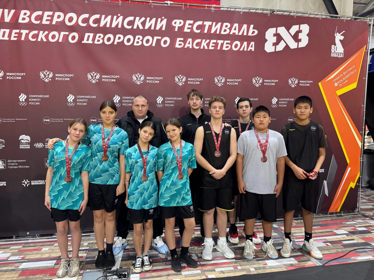 Баскетболистки из Великолепетихского округа выступили в финале IV Всероссийского фестиваля дворового баскетбола 33! Баскетболистки из Великолепетихского округа выступили в финале IV Всероссийского фестиваля дворового баскетбола 33!