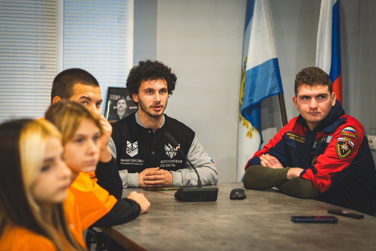 Диалог молодежи двух столиц в День Героев Диалог молодежи двух столиц в День Героев