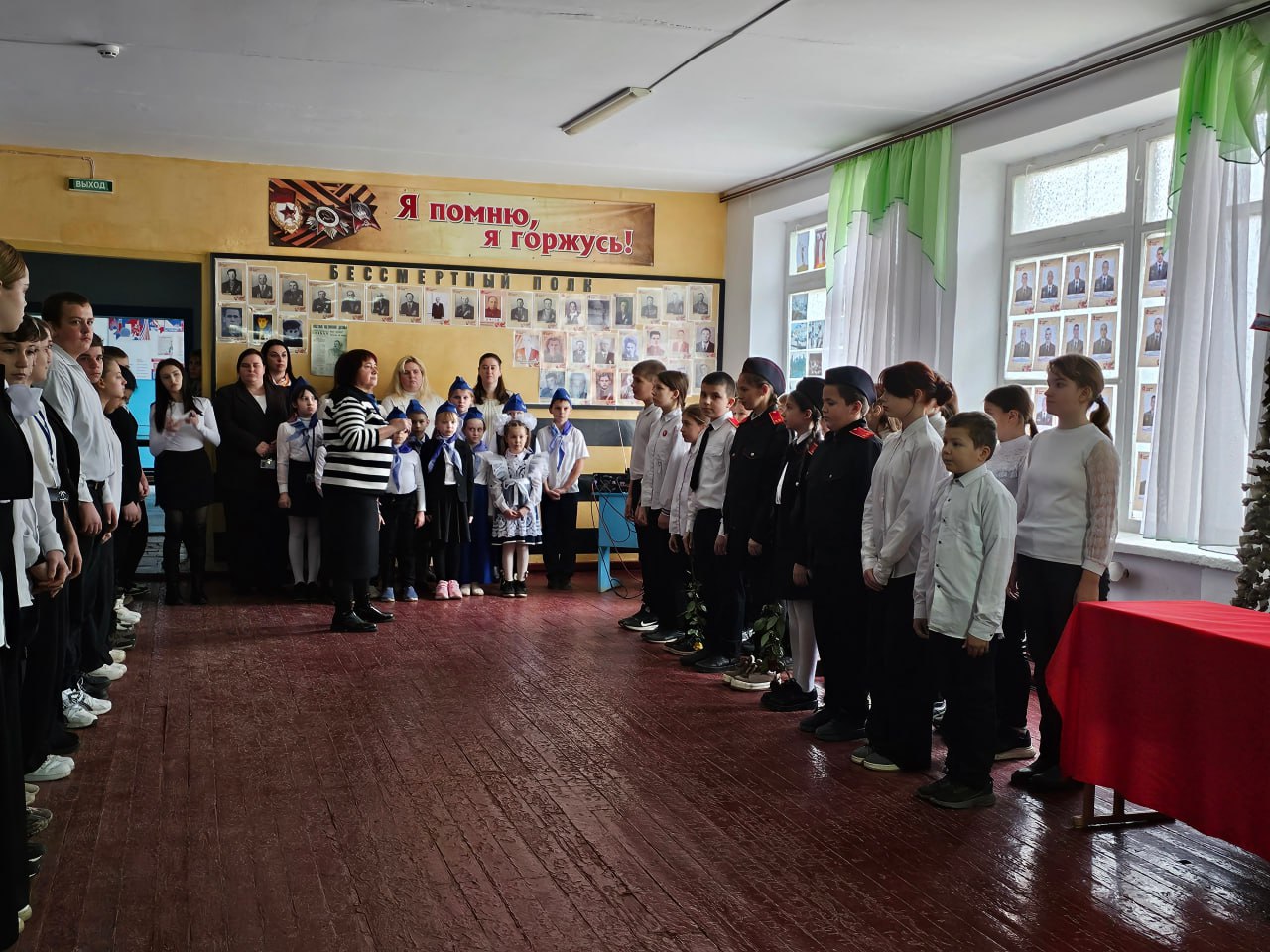 В Херсонской области открыли «Парту Героя», посвящённую ветерану войны и педагогу В Херсонской области открыли «Парту Героя», посвящённую ветерану войны и педагогу