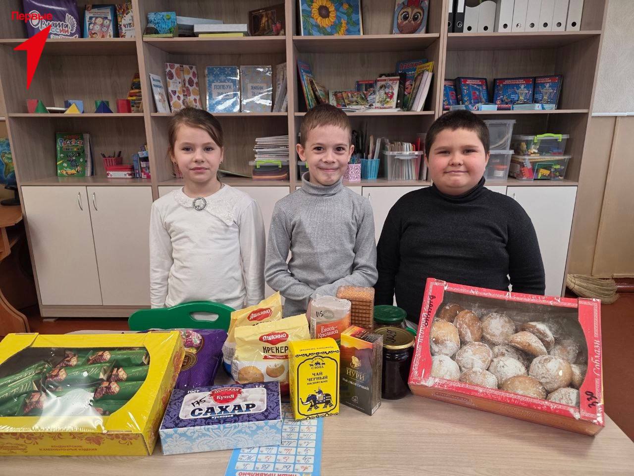 Первые Чаплинской школы № 1 присоединились к патриотической акции Первые Чаплинской школы № 1 присоединились к патриотической акции