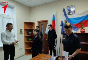 Первые Скадовского округа получили паспорт гражданина России