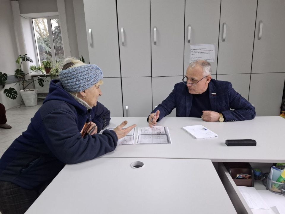 Итоги выездного приема в Первоконстантиновке и Григорьевке: "Единая Россия" помогает жителям! Итоги выездного приема в Первоконстантиновке и Григорьевке: "Единая Россия" помогает жителям!