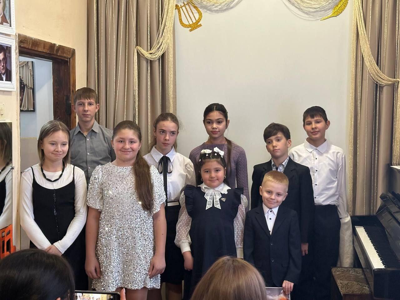 В Новоалексеевке состоялся концерт «Традиция домашнего музицирования» В Новоалексеевке состоялся концерт «Традиция домашнего музицирования»