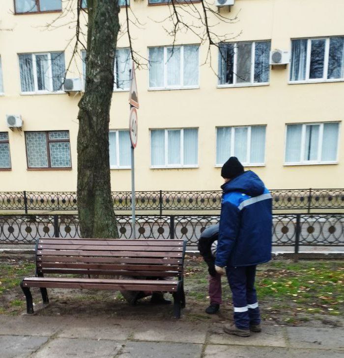 Коммунальные работники Каховки каждое утро выходят на улицы, чтобы поддерживать чистоту и благоустройство города Коммунальные работники Каховки каждое утро выходят на улицы, чтобы поддерживать чистоту и благоустройство города