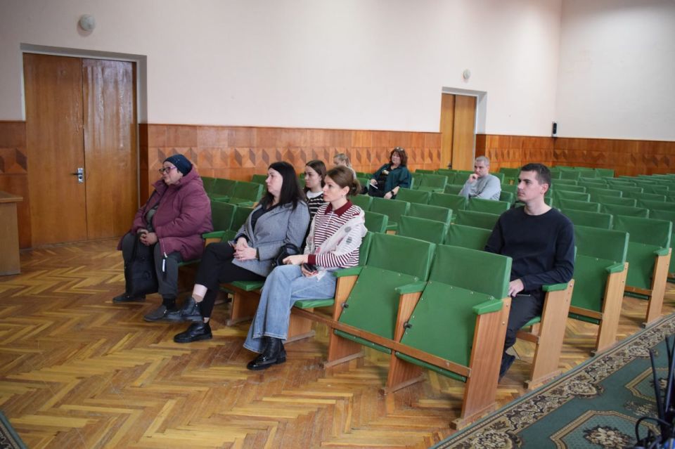 Сегодня в администрации Новотроицкого МО состоялось очередное заседание КДН и ЗП. На повестку дня вынесено 9 вопросов Сегодня в администрации Новотроицкого МО состоялось очередное заседание КДН и ЗП. На повестку дня вынесено 9 вопросов