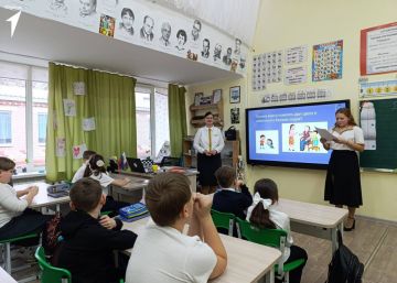 Первые Чаплинской школы № 1 рассказали младшеклассникам о космосе