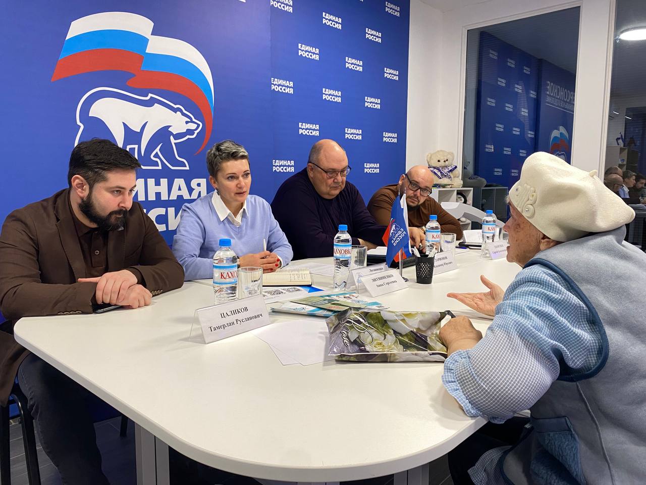 Больше всего в сфере здравоохранения жителей региона волнуют вопросы амбулаторного лечения и лекарственного обеспечения Больше всего в сфере здравоохранения жителей региона волнуют вопросы амбулаторного лечения и лекарственного обеспечения