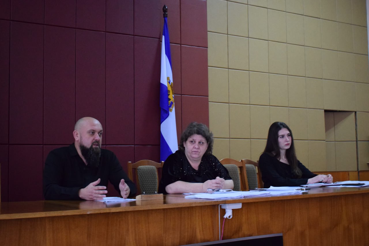 Сегодня в администрации Новотроицкого МО состоялось очередное заседание КДН и ЗП. На повестку дня вынесено 9 вопросов Сегодня в администрации Новотроицкого МО состоялось очередное заседание КДН и ЗП. На повестку дня вынесено 9 вопросов