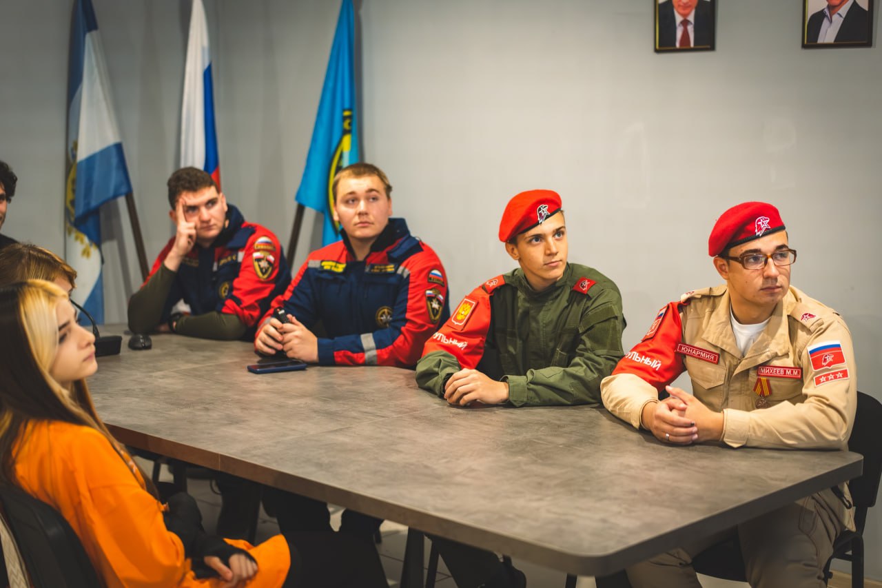 Диалог молодёжи двух столиц в День Героев Диалог молодёжи двух столиц в День Героев