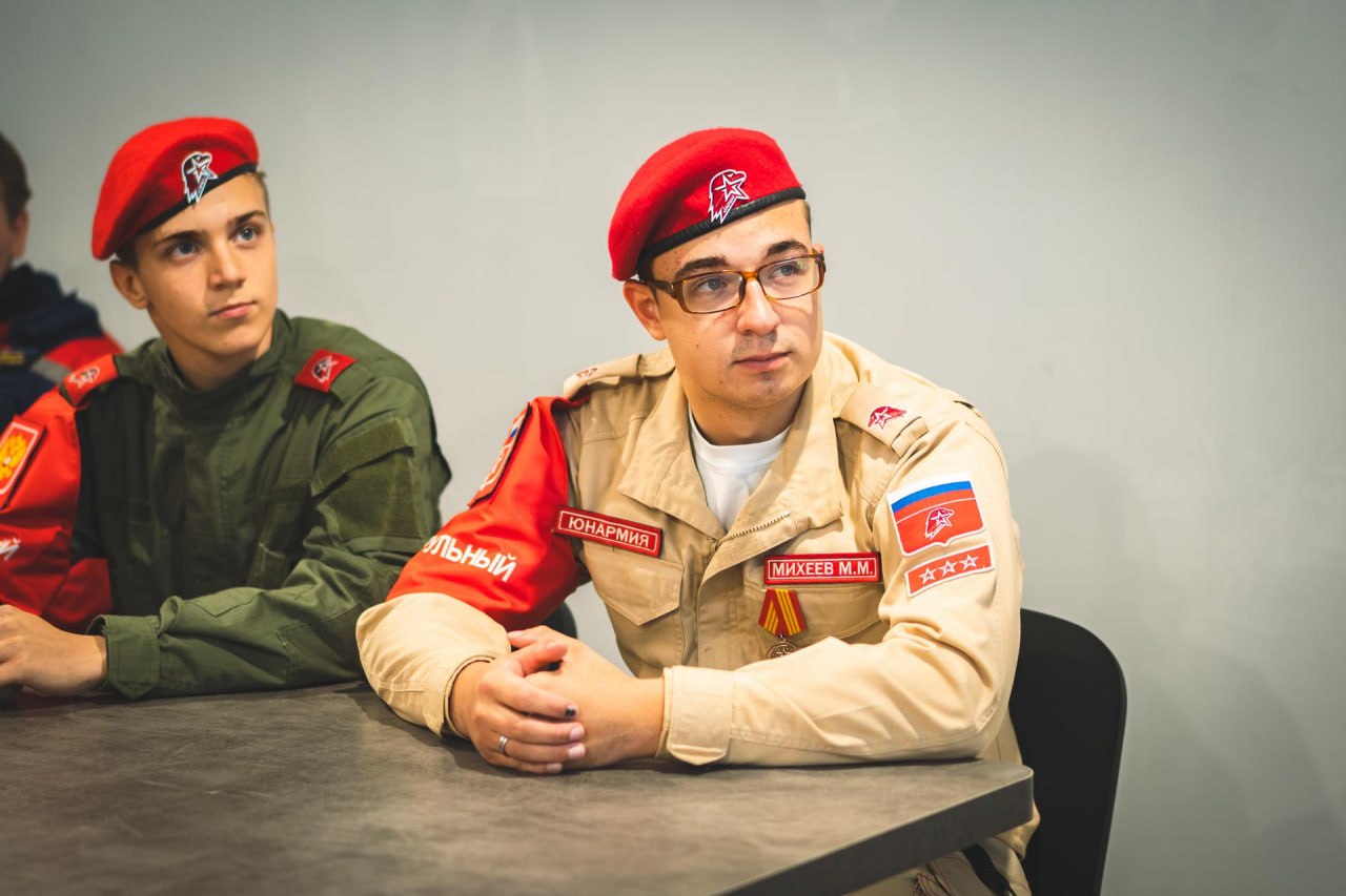 Диалог молодежи двух столиц в День Героев Диалог молодежи двух столиц в День Героев