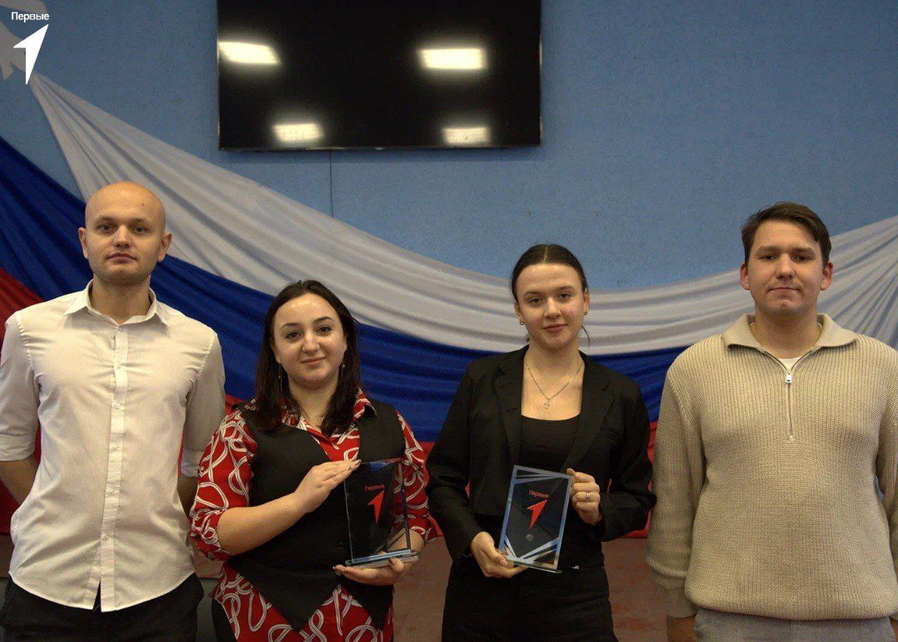 Вчера в Генической школе № 2 было по-особенному шумно, торжественно и волнительно, ведь там проходила «Премия Первых»! Вчера в Генической школе № 2 было по-особенному шумно, торжественно и волнительно, ведь там проходила «Премия Первых»!