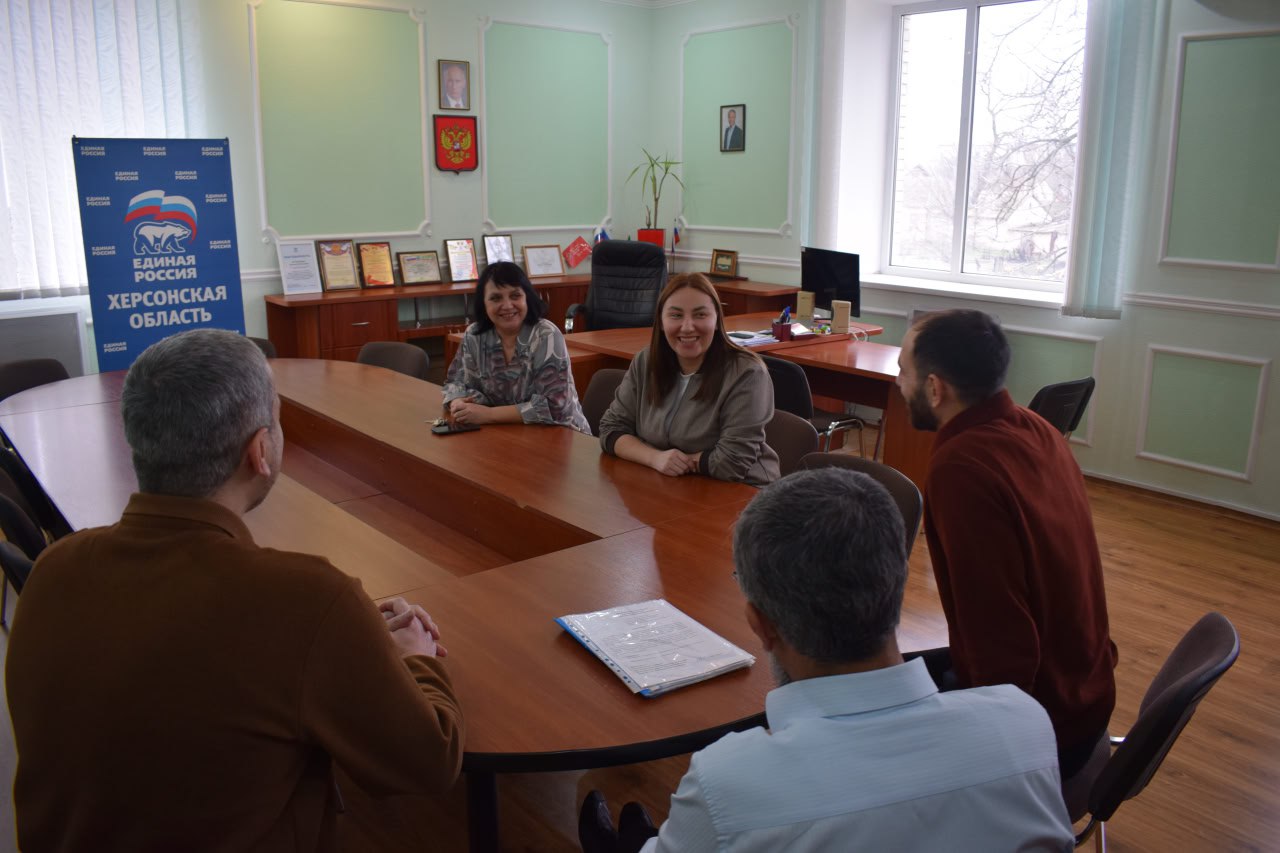 Евгения Кузьменко: Встретилась с представителями мусульманской общины Херсонской области и имамом Новотроицкого муниципального округа Дурсуновым Кубидином Эмирсуиновичем