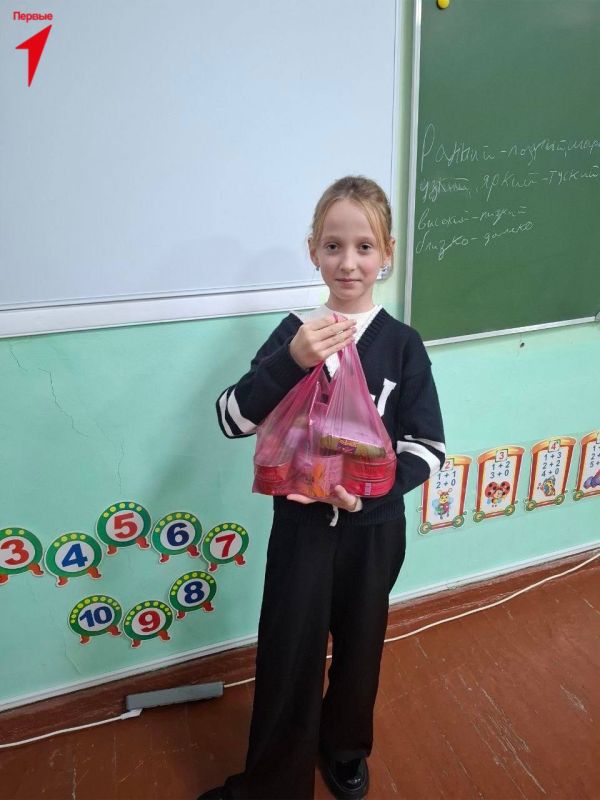Первые Чаплинской школы № 1 присоединились к патриотической акции Первые Чаплинской школы № 1 присоединились к патриотической акции