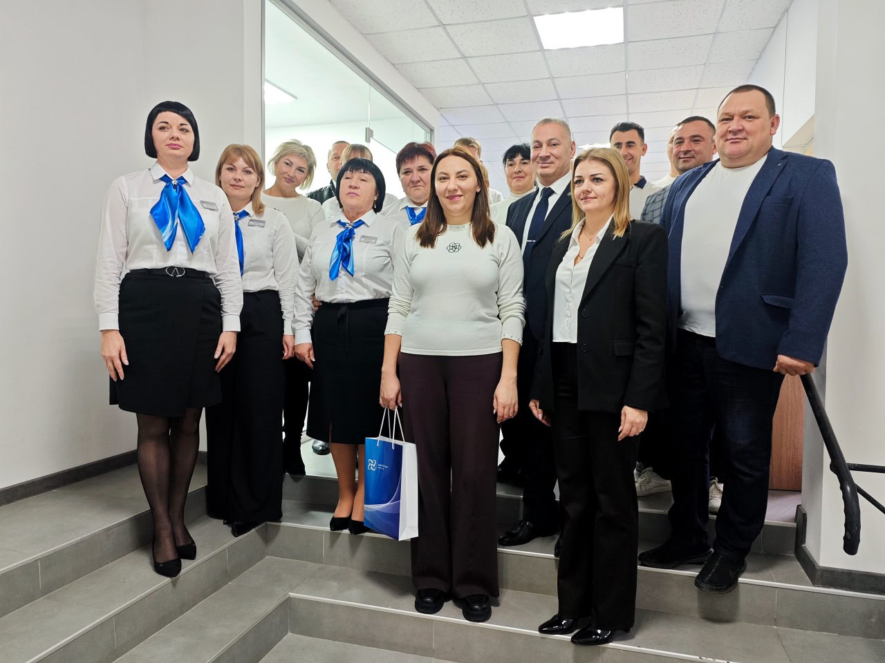 Евгения Кузьменко: Сегодня на территории нашего округа в отделении "Энергосбыт Херсон" открылся обновленный Центр обслуживания клиентов Евгения Кузьменко: Сегодня на территории нашего округа в отделении "Энергосбыт Херсон" открылся обновленный Центр обслуживания клиентов