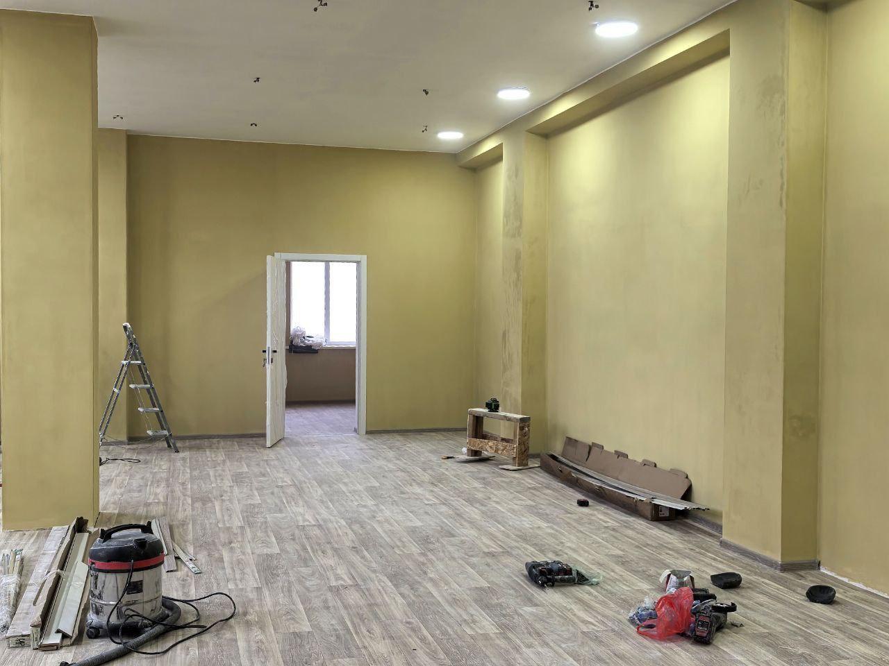 С рабочим визитом совместно с первым заместителем Министра культуры Российской Федерации Сергеем Обрывалиным и советником Министра Павлом Карташевым посетил Нижние Серогозы С рабочим визитом совместно с первым заместителем Министра культуры Российской Федерации Сергеем Обрывалиным и советником Министра Павлом Карташевым посетил Нижние Серогозы