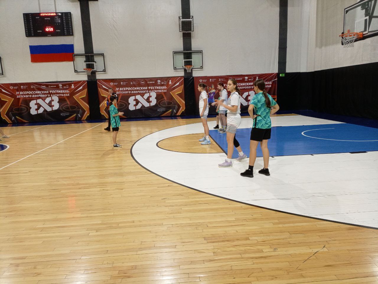 Баскетболистки из Великолепетихского округа выступили в финале IV Всероссийского фестиваля дворового баскетбола 33! Баскетболистки из Великолепетихского округа выступили в финале IV Всероссийского фестиваля дворового баскетбола 33!